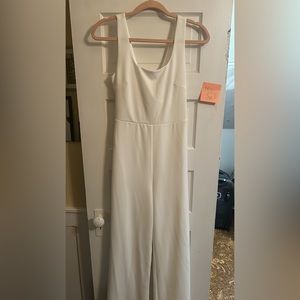 Lulus White Jumpsuit Size small NEVER WORN